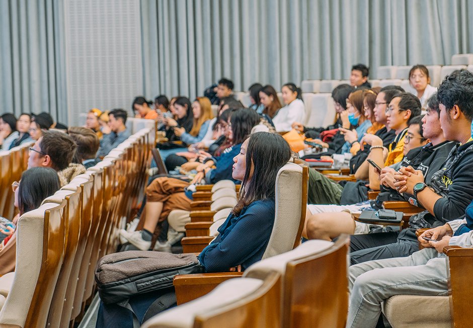 西浦影视艺术学院召开首次学生大会